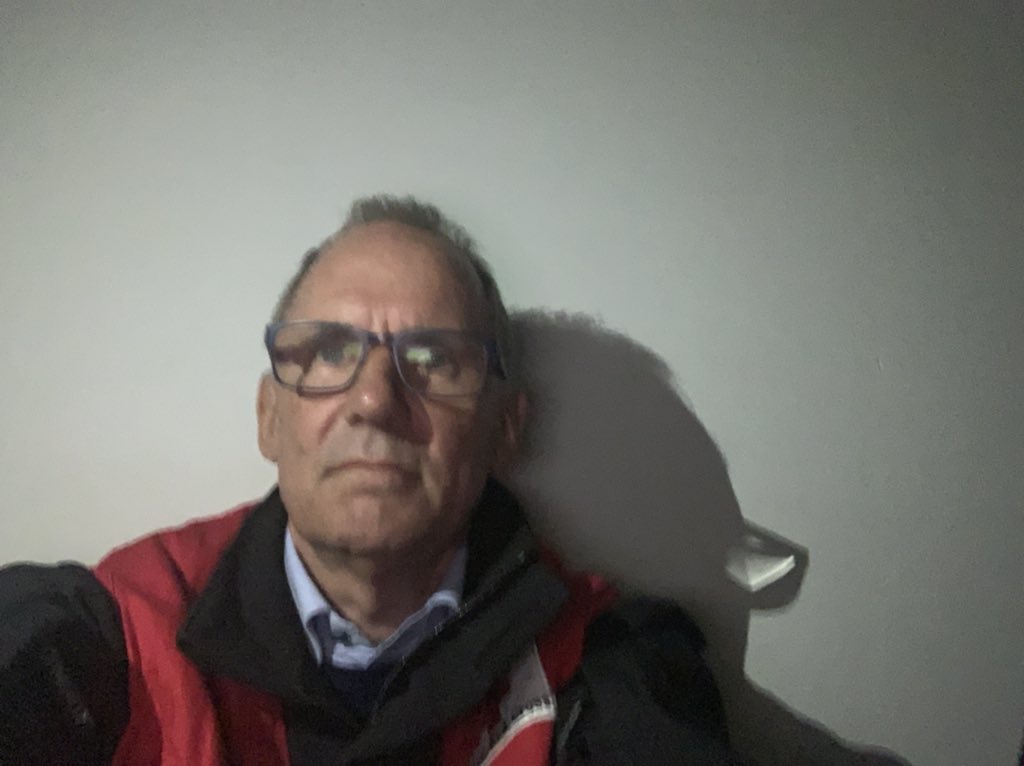 AndersLadekarl's tweet photo. Så lød luftsirenerne - nu sidder vi i kælderen og afventet. https://t.co/QUd6DmX6zG