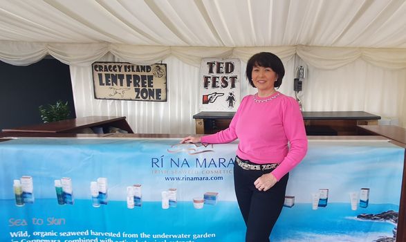 rinamara_ire's tweet photo. Rí na Mara were happy to help sponsor Tedfest Festival on Inis Mór, Aran Islands last weekend.
The Fr. Ted Festival founded by Peter Phillips (pictured) is an annual celebration of cult TV sitcom Father Ted.
😄😄😄
#somuchfun #tedfest #FatherTed #rinamara #aranislands https://t.co/nxTlkMrBmY