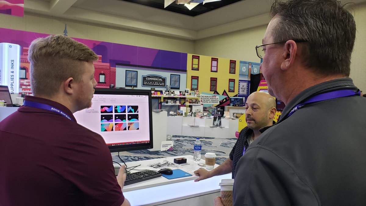 PrintMediaCentr's tweet image. Guy Bibi @HPGraphicArts shows the super cool collage tech to new fans at @myDscoop #edgerockies.

If you have access to HP&apos;s #PrintOS that feature is amongst my faves!