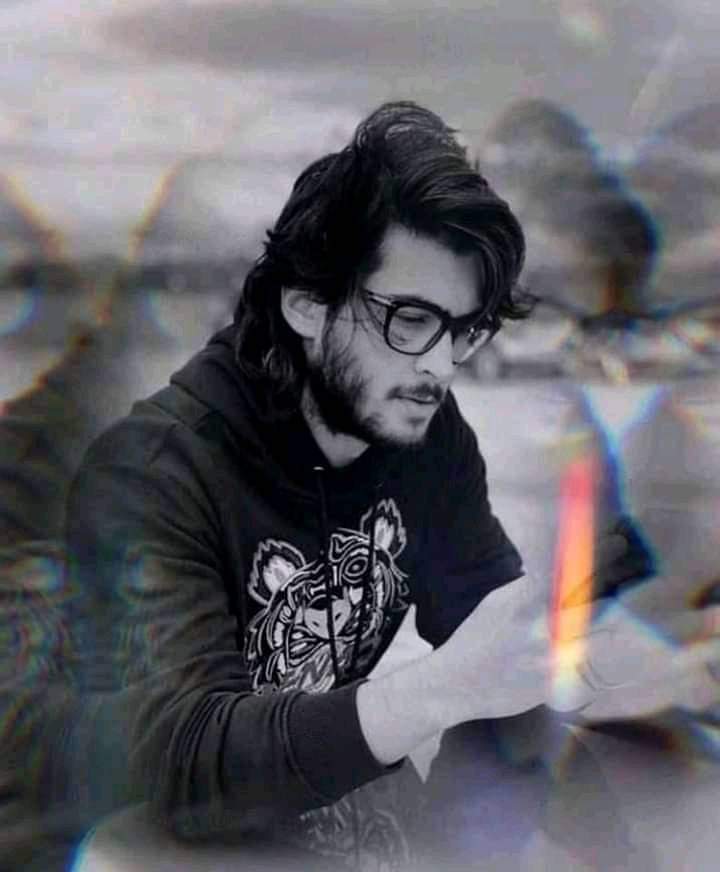 AmnaKha14656675's tweet photo. Tu hi haqiqat khwaab tu darya tu he payas tu, tu hi dill ke beqarari tu sakun tu sakun https://t.co/yhB6CoFc18