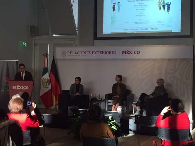 alejriverab's tweet photo. En conmemoración del Día de la Mujer #8M, en @EmbaMexAle tuvimos panel de #MexicanaEnElExterior de lujo con @ElisaCarrilloC @bianca_monroy y @Oharruti, conversamos sobre sus trayectorias: ¡Qué inspiradoras y qué orgullosos nos sentimos! @IME_SRE @CMorenoToscano1 @feller_jennifer https://t.co/2epboXkg6T
