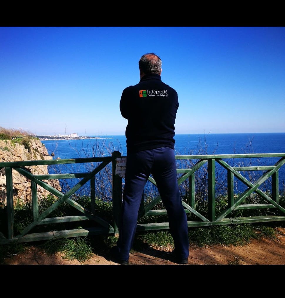 Kimileri hiç ölmez..

Bekir Özcan 2020

#DoğayaRenkKatıyoruz
#FidePark