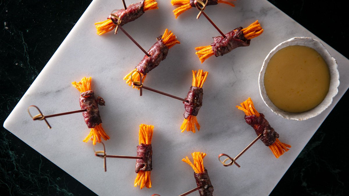 For a #menu as #unique as Victorian Bath House itself, our team #talentedchefs need no introduction. Their take on #steak ‘n’ #chips as a #canape is the #ultimate #crowdpleaser with #filletsteak wrapped around sweet potato fries. What’s not to #love?

#canapescatering #eventfood