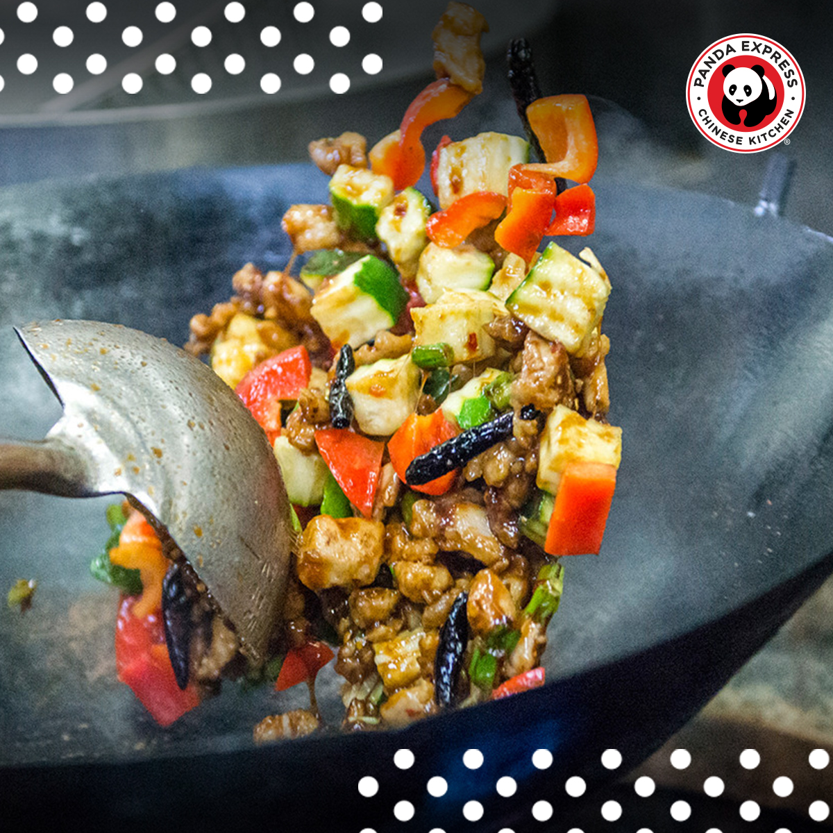 ClubComer's tweet photo. ¿Ya conoces nuestros #woksmart? En estos platillos está Kung Pao Chicken, pollo marinado con cacahuate, pimiento rojo, calabaza y chile de árbol. Descubre un gran sabor con menos de 300 calorías solo en @PandaExpressMx https://t.co/FIhR7W4hbw