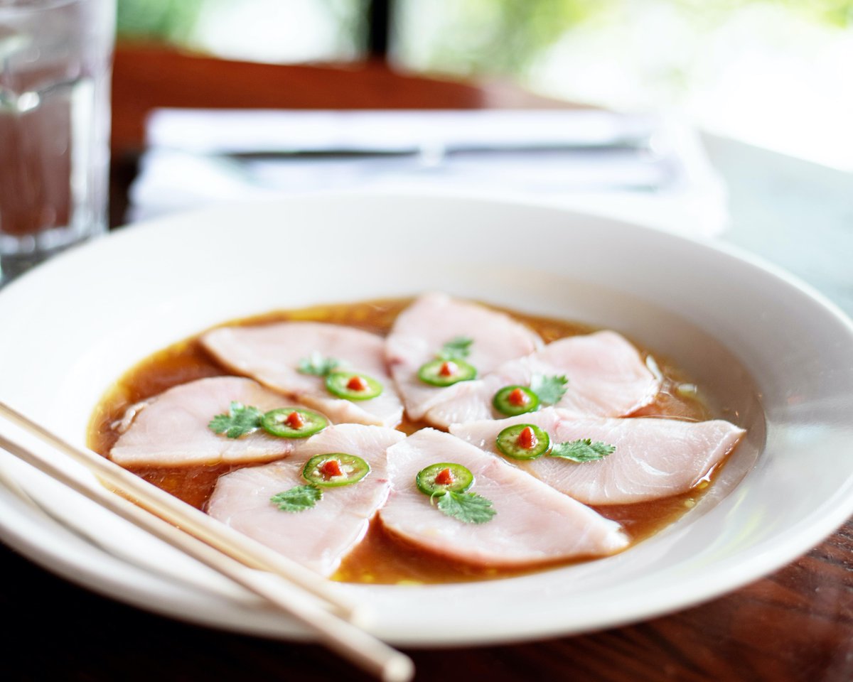 ATLFishMarket's tweet photo. Heatin' up your timeline with our Hamachi Jalapeño 🌶 hamachi sashimi, seven spice, pepper, cilantro, jalapeño, and soy ginger 📸
Photos by @rosethornstudio https://t.co/l4jIxD2soF