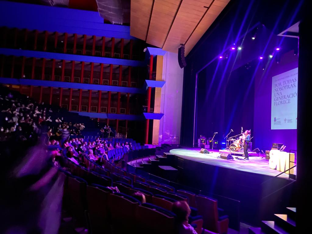 📸 Asistimos a la gala conmemorativa del #DiaInternacionalDeLaMujer que se ha celebrado esta tarde en el <a href="/PFCantabria/">Palacio de Festivales de Cantabria</a>

🟣 Mañana participaremos en la manifestación convocada con motivo del #8M para reivindicar la igualdad entre mujeres y hombres 

#PRCantabria