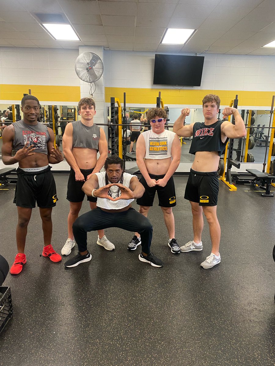 DavidBeattie87's tweet photo. The TIGHT ENDS are FUN
#KOTEs #OBlock https://t.co/mHUs6LHROU