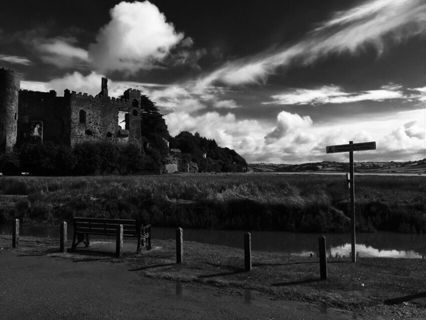 soxie63's tweet photo. @mikephillips009 @GreatWelshEsc Some photos I took when we visited Laugharne some time ago from the US. My wife was borne in Cardiff and her parents live there. https://t.co/Vf9UGVnYxE