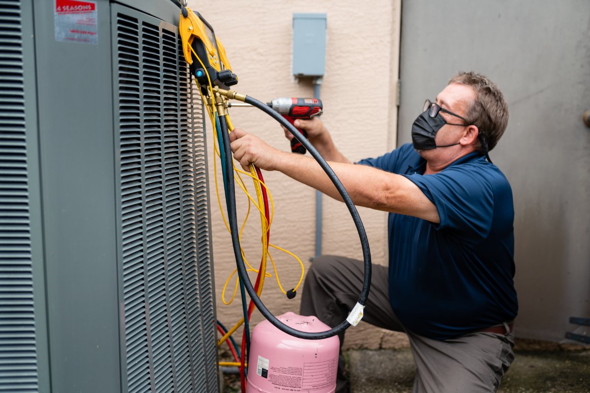 SeasonsAirCon's tweet photo. Our experienced team has the tools and knowledge necessary to get the job done right every single time.  #4Seasons #Heating #AirConditioning #AC #Orlando https://t.co/7TVgiCyiKe
