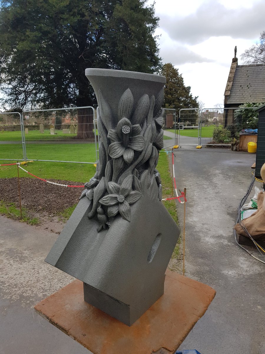 RyanHar90511974's tweet photo. Last stone grotesque to finish the job, trumpet &amp; lily's to represent archangel Gabriel. Look closely and you might spot the church mouse and the friendly Robin thats watched me each morning 😃 #kingslandchurch @LtdTreasure https://t.co/zLWC58wc3v