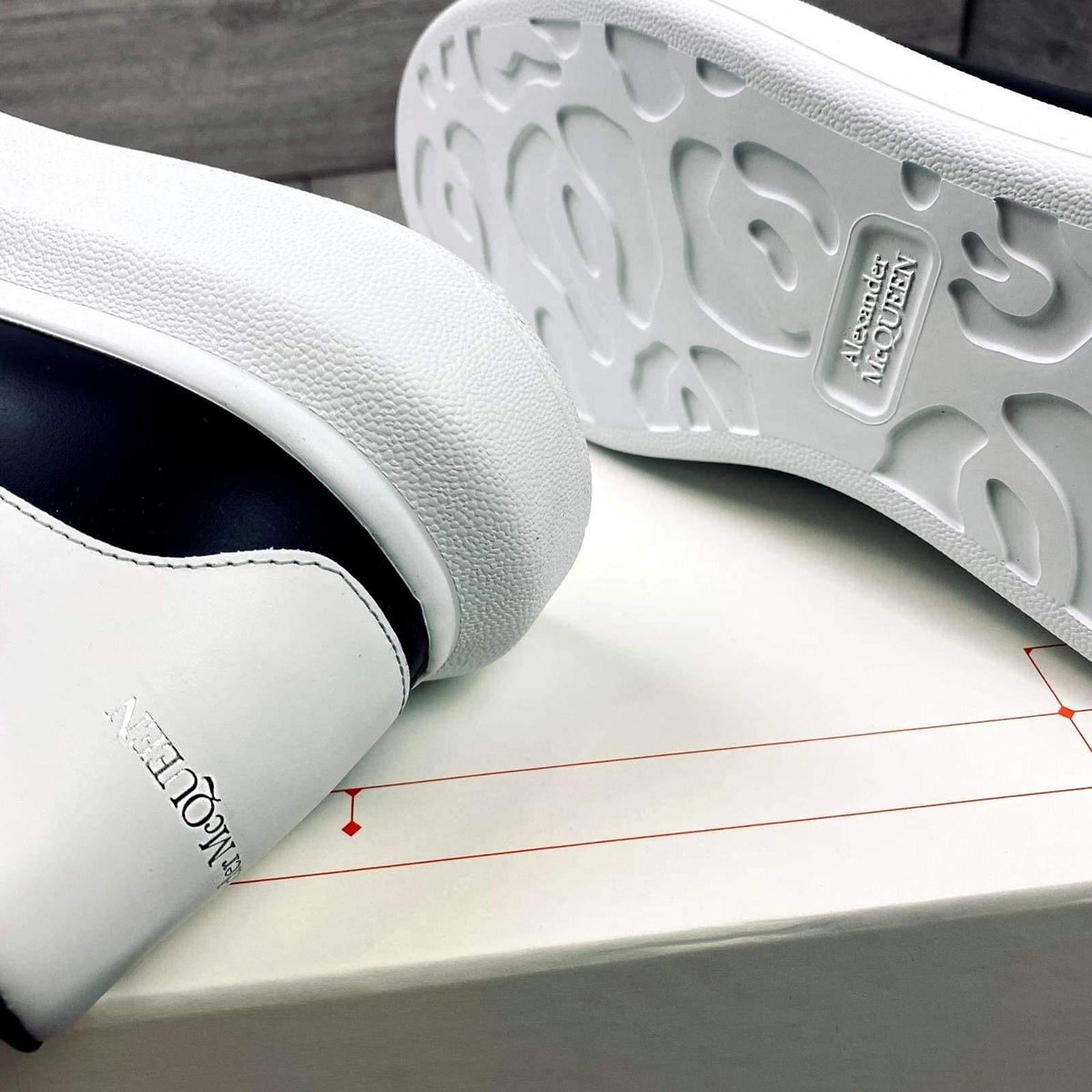 Daily Pick: These classics have hit the site, along with 5 other designs up to £100 off RRP 👟! Check them out: bit.ly/3hJTj3o