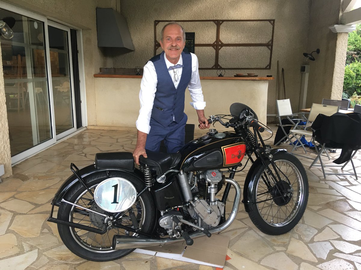 Il était ingénieur des Arts et Métiers...
Dans sa seconde vie, il répare des motos anciennes.
Frédéric Agnel vous proposera des motos à réparer. 
👉 vocationslefestival.com
#réparer #talent #vocation #reconversion #manuel #artisanat #travail #moto