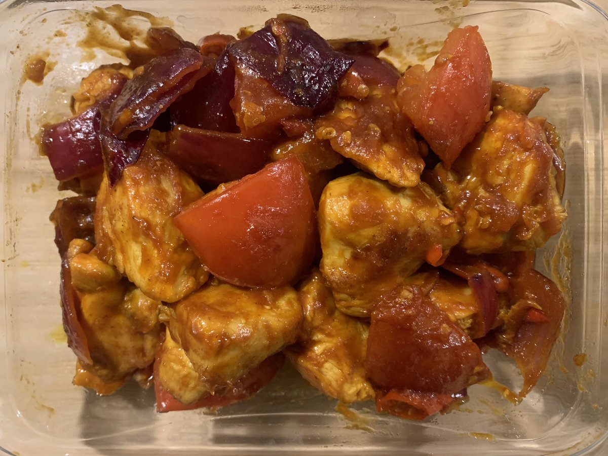 kandelnirmal's tweet photo. #NepaliStyle #ChickenChilli
#KandelKitchen को आजको मेहनत @nepalicook 👇🏽
‘खाने भए ठुलो खसी खाउ, चिकेन चिल्ली खाने भए पैसा छैन मायालु, बत्ती बालेर” भन्ने गीत कसलाई थाहा छ? https://t.co/fuWrTYUIA8