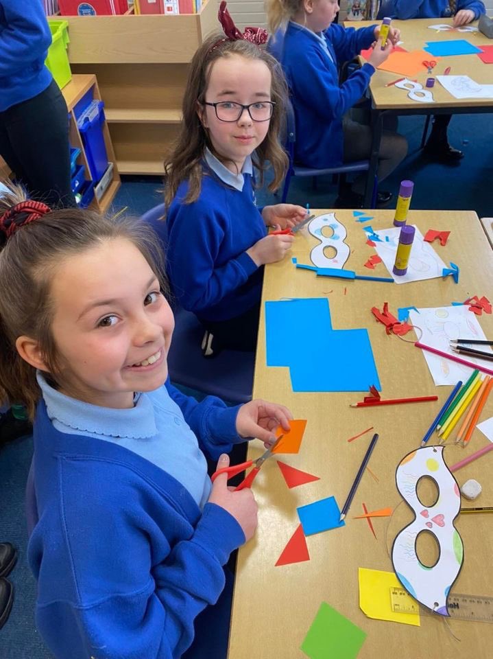 YsgolBroGwydir's tweet photo. Dechrau gwych i’n thema ym mlwyddyn 5 a 6! #archarwyr #dihirod #diwrnodsbardun #sbardun
A great start to our theme in years 5 and 6! #superheroes #superheroesandvillains https://t.co/GIClgfcSXD