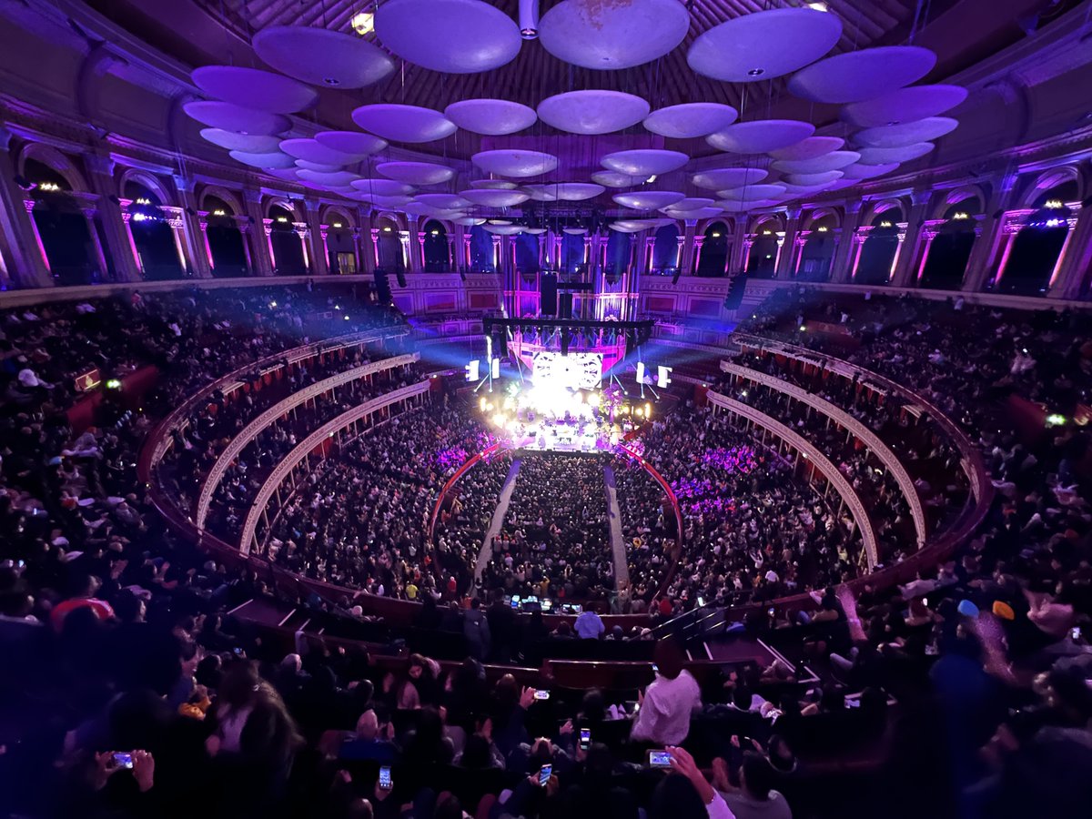 Satinder Sartaaj tweet media