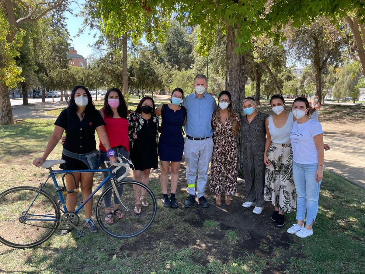 Sandra 🚴🏽♀️ (@sandrinapost) on Twitter photo Quiero agradecer al Ministro <a href="/JuanCaMunozA/">Juan Carlos Muñoz Abogabir</a> y a su equipo por este encuentro ad portas del #8M, junto a diversas organizaciones para transmitir nuestras experiencias y conocimiento sobre cómo nos movemos en los territorios. Nuestra diversidad de modos tiene muchos puntos en común. Quiero agradecer al Ministro <a href="/JuanCaMunozA/">Juan Carlos Muñoz Abogabir</a> y a su equipo por este encuentro ad portas del #8M, junto a diversas organizaciones para transmitir nuestras experiencias y conocimiento sobre cómo nos movemos en los territorios. Nuestra diversidad de modos tiene muchos puntos en común.