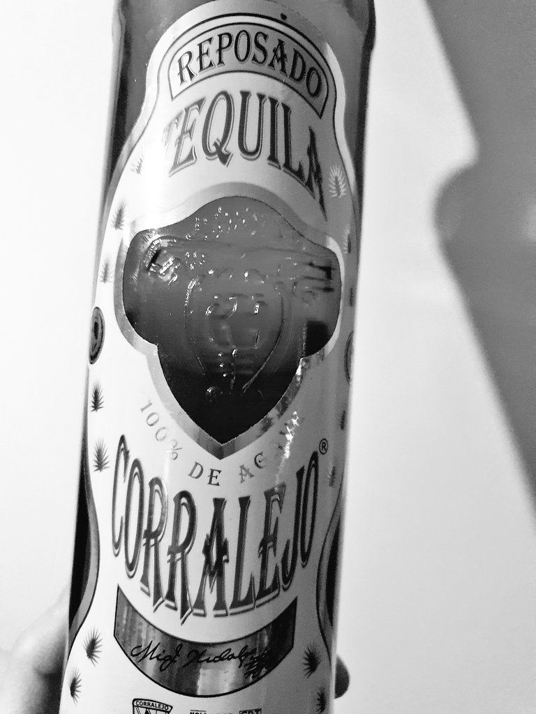 _SQRL_'s tweet photo. I'm too lazy to take elaborate pic of the drink, but this one makes one hell of a paloma:
grapefruit lemonade, lime, tequila, pinch of salt, find out the ratio yourself you lazy lot 🤣 Hint: you can put A LOT of tequila in this before it tastes too boozy 🤪.
#boozetwitter https://t.co/aTVhE0tpHu