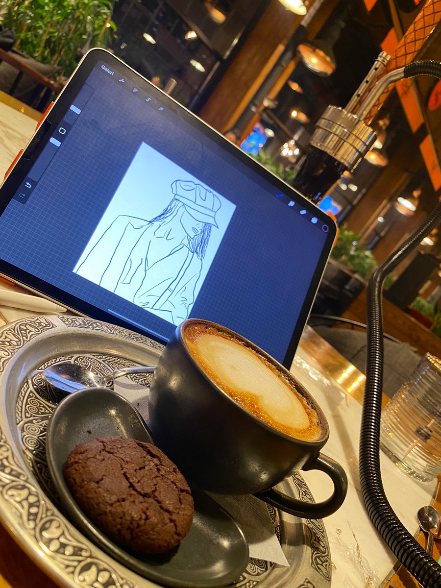 _ahus_'s tweet photo. Gn fam :) Best work time with my cappuccino… https://t.co/cgNLbiqOJG