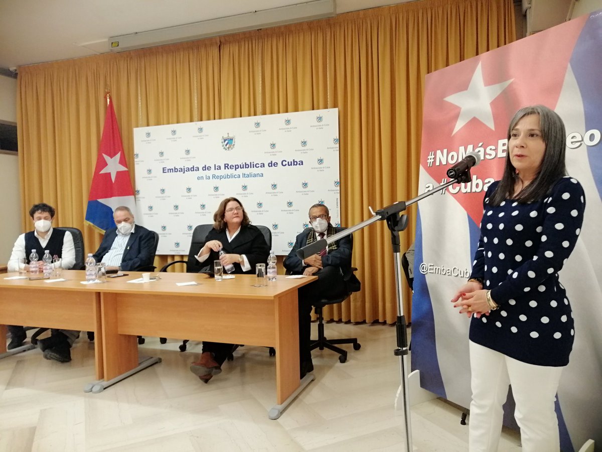 MirtaGranda's tweet photo. “Vacunas cubanas, el sueño de lo imposible”

Un encuentro de lujo en la sede @EmbaCubaItalia con @BencomoVerez, @DagmarGarciaCub, el Dr. Luis Herrera y @FabrizioChiodo

#CienciaCubana #CubaPorLaVida #7marzo 2022 https://t.co/Ag2ldesvA9