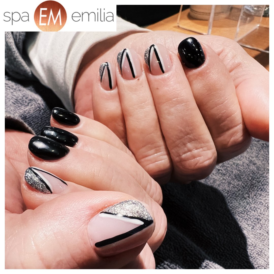Blooming gel been having her moment lately ♥️ #nails #naturalnails #gelmani  #bloominggel #gelnails #shortnails #fallnails #fallnaili... | Instagram