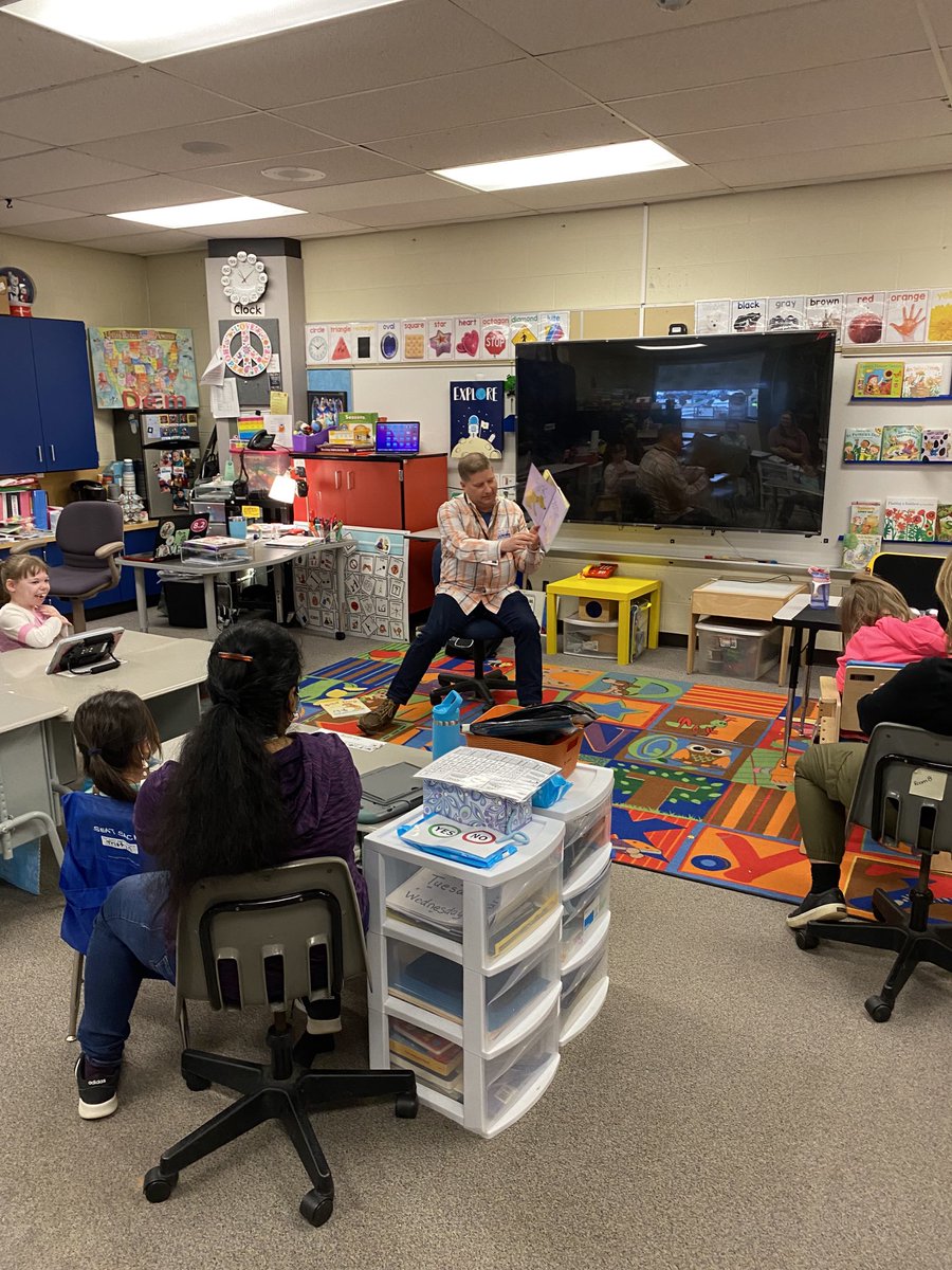 Tonia Romancheck (@room8msro) on Twitter photo We had so much fun when <a href="/KarlSchmidtTSD/">Karl Schmidt</a> came in to read to us today! Thank you for always making us smile!😊
@Recker_Hamilton <a href="/hawks_hamilton/">Hamilton Hawks</a> We had so much fun when <a href="/KarlSchmidtTSD/">Karl Schmidt</a> came in to read to us today! Thank you for always making us smile!😊
@Recker_Hamilton <a href="/hawks_hamilton/">Hamilton Hawks</a>