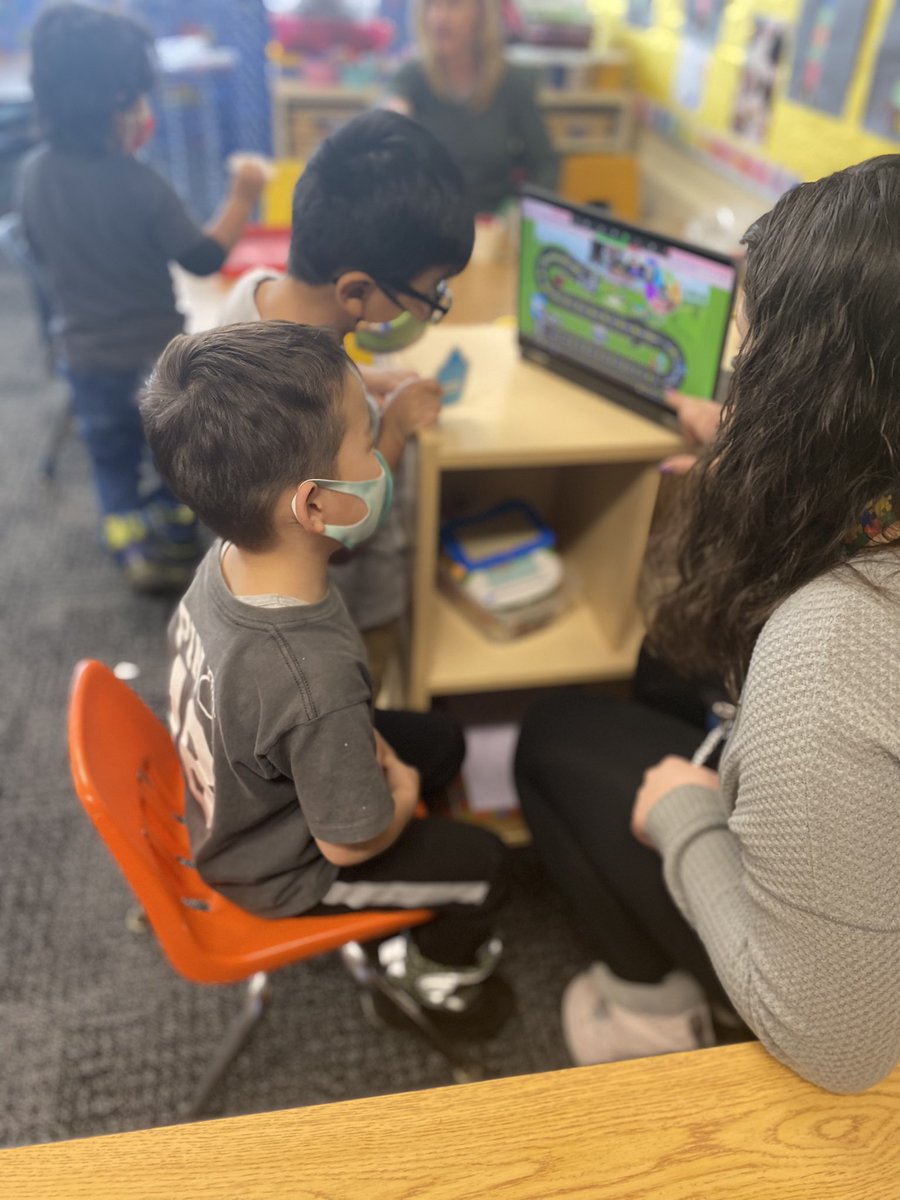Virtual Speech groups brings us closer to our friends at home! Thanks to @MrsAngelaMedina for creating opportunities for our friends at home and school connect and continue to be #BetterTogether