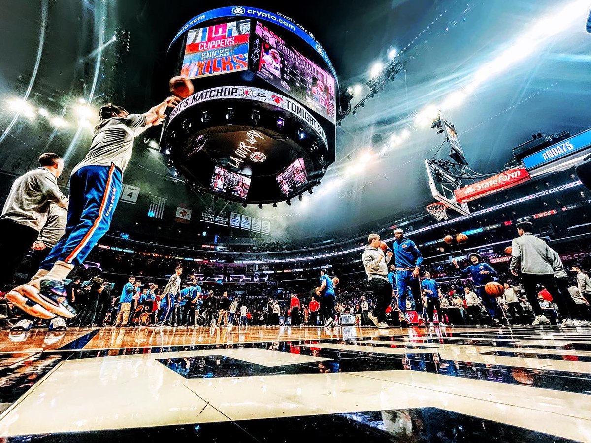 wrldchgr's tweet photo. Blessed and productive NBA π weekend in Los Angeles βπΎ#BlessedAndGrateful #cameradude #hoopdreams #warriors #lakers #knicks #clippers https://t.co/h4HYMUbFbR