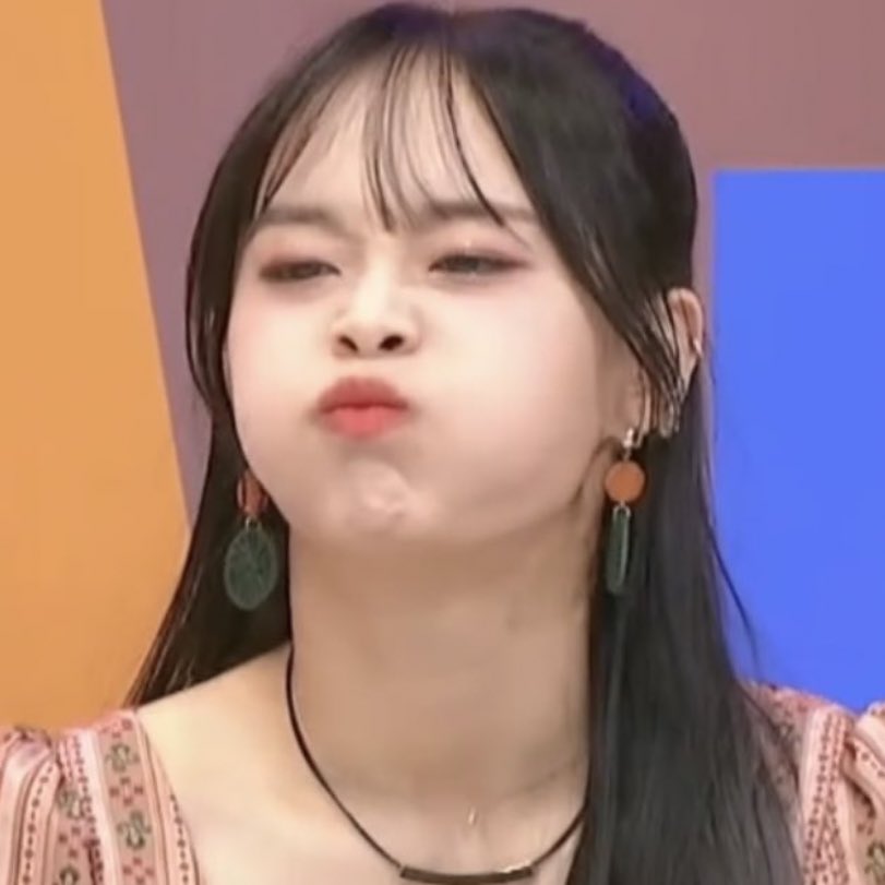 chuu pics (@_chuulq_) on Twitter photo 