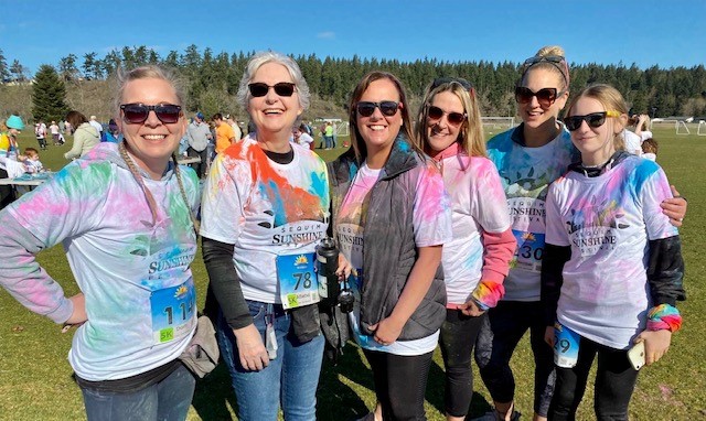 SoundCommunity's tweet photo. This weekend, we celebrated the Sequim Sunshine Festival as title sponsor for the drone show. Our team reports it was the perfect #SunnySequim day for the Sun Fun Color Run!
https://t.co/CfCFY6jZYN https://t.co/k5A3uf6crg