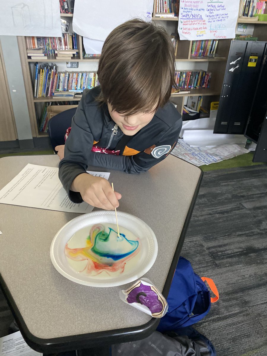 Students got to try their hand at chemical changes today. #sciencematter #isdstrong #cpknights