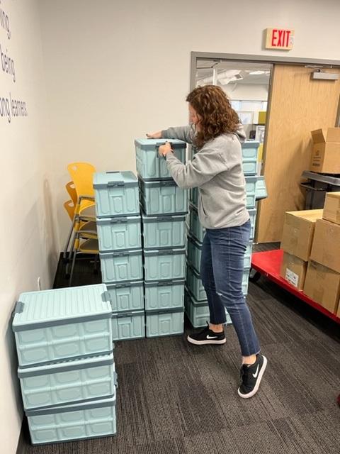 AgoraCCS's tweet photo. Agora’s Regional Literacy Outreach Specialists, with a team of staff, came together to create a “mobile library.” Next year, Family Coaches will each have a “mini library,” ensuring all kids get books in their hands. Pictured is the first shipment of 18,000 books! #AgoraLovesLit https://t.co/f0xtKYTKzo