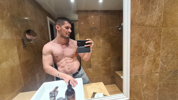 Good night twitter  Today i made 3 videos today and tomorrow I still have a lot of content for you I'm<a href="/tag/alicehunter"class="tags"><span>#alicehunter</span></a>