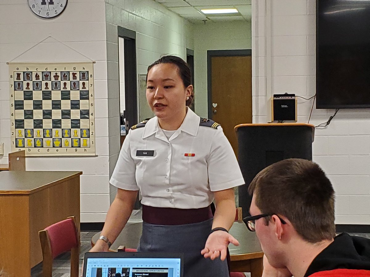 houstonhighGMSD's tweet photo. We were so thrilled to welcome back Jane Yan ('16), a fourth-year cadet at @WestPoint_USMAto share about her experiences. Cadet Yan also discussed the application process and summer opportunities with interested students. #excellencenevergraduates https://t.co/2fHENosvaO