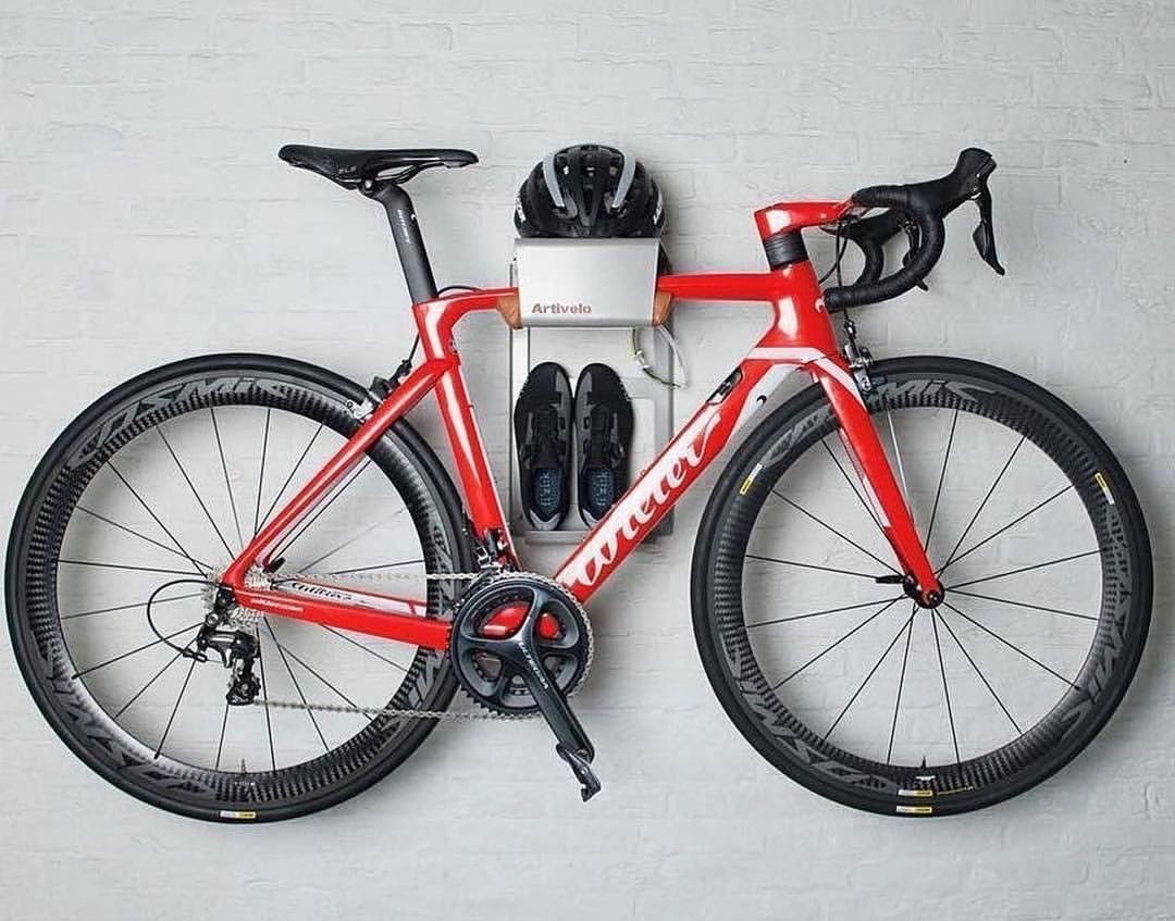 Artivelo_com's tweet photo. The Artivelo BikeDock Urban is more than suspended art. Your bike and all the cycling gear hanging on the wall in one smart and convenient place. 
#wallart #bikeonthewall #bikeporn #baaw #wilier #wiliertriestina #wilierbikes #italianbikes #bikerack #bikestand #cycling #cycle https://t.co/h5SLEUqWtH