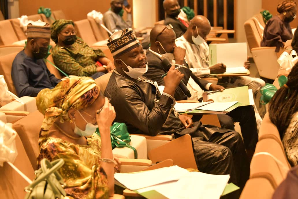SenNigerNorth's tweet photo. Governor Abubakar Sani Bello along side his kaduna and Nassarawa counterparts on Monday,participated in a meeting of states that share boundaries with the Federal Capital Territory,presided over by the minister of works Babatunde Raji Fashola and Housing @ the Ministry's H/qtrs https://t.co/RveAmRtzAG