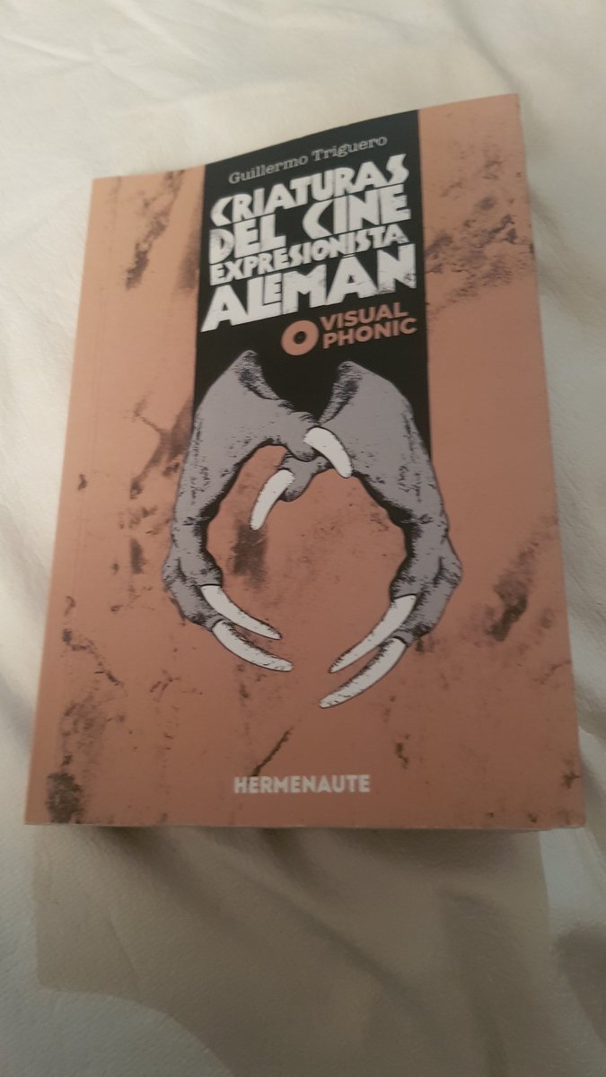 aangelsala's tweet photo. Excelente texto sobre un tema que me apasiona. Directo, claro y con puntos de vista muy interesantes. Un nuevo acierto de la colección Mikro de @hermenaute https://t.co/kjCQfnYjt2