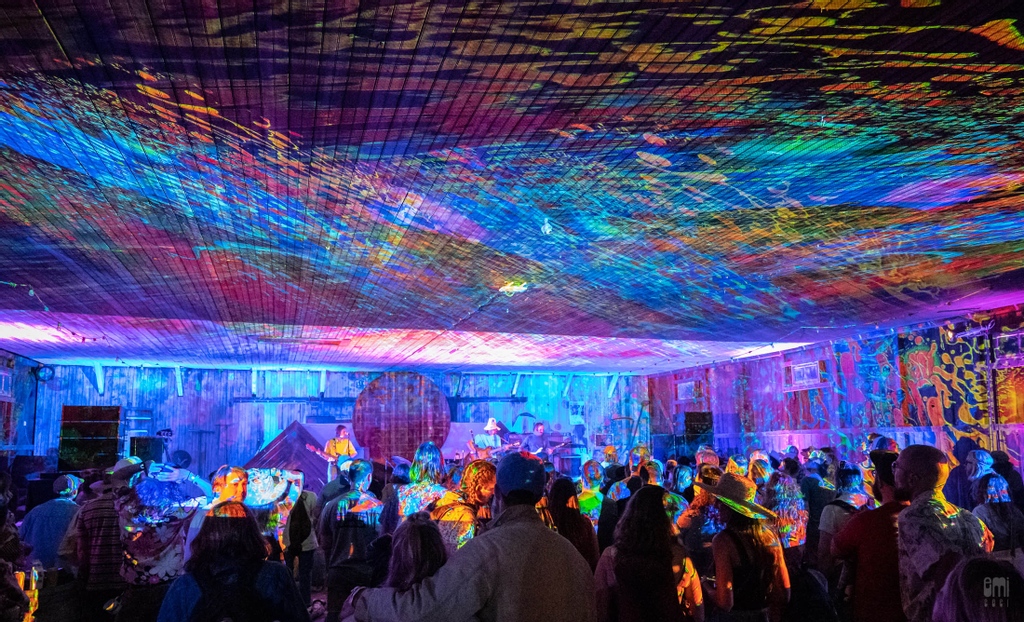 Nothing but groovy vibes during Mapache in the historic Redwood Barn. Lights by Mad Alchemist Liquid Lite Show🕺

We can’t wait to do it all again in a few short months! 

📸 Emi Ito