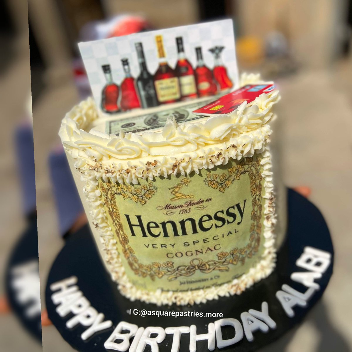ADEFOLAKANAISH1's tweet photo. I'm Aisha of Asquare Pastries and more.
I make yummy and beautiful cakes and pastries🎂 😋🙈♥️.
Location is Ilorin(Kwara) and Abeokuta (Ogun)

Feel free to patronize and Kindy RETWEET, My customer is definitely on your TL🤗♥️
#Unilorin #cake #Ilorin #Abeokuta #ASUU https://t.co/zY5CZksUCy