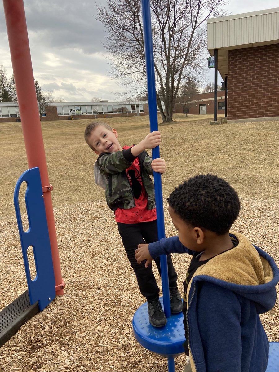 MrsF_MtView's tweet photo. It was so nice to get outside today with Ms. Tami’s class! ☀️ https://t.co/eo98FyZBOR