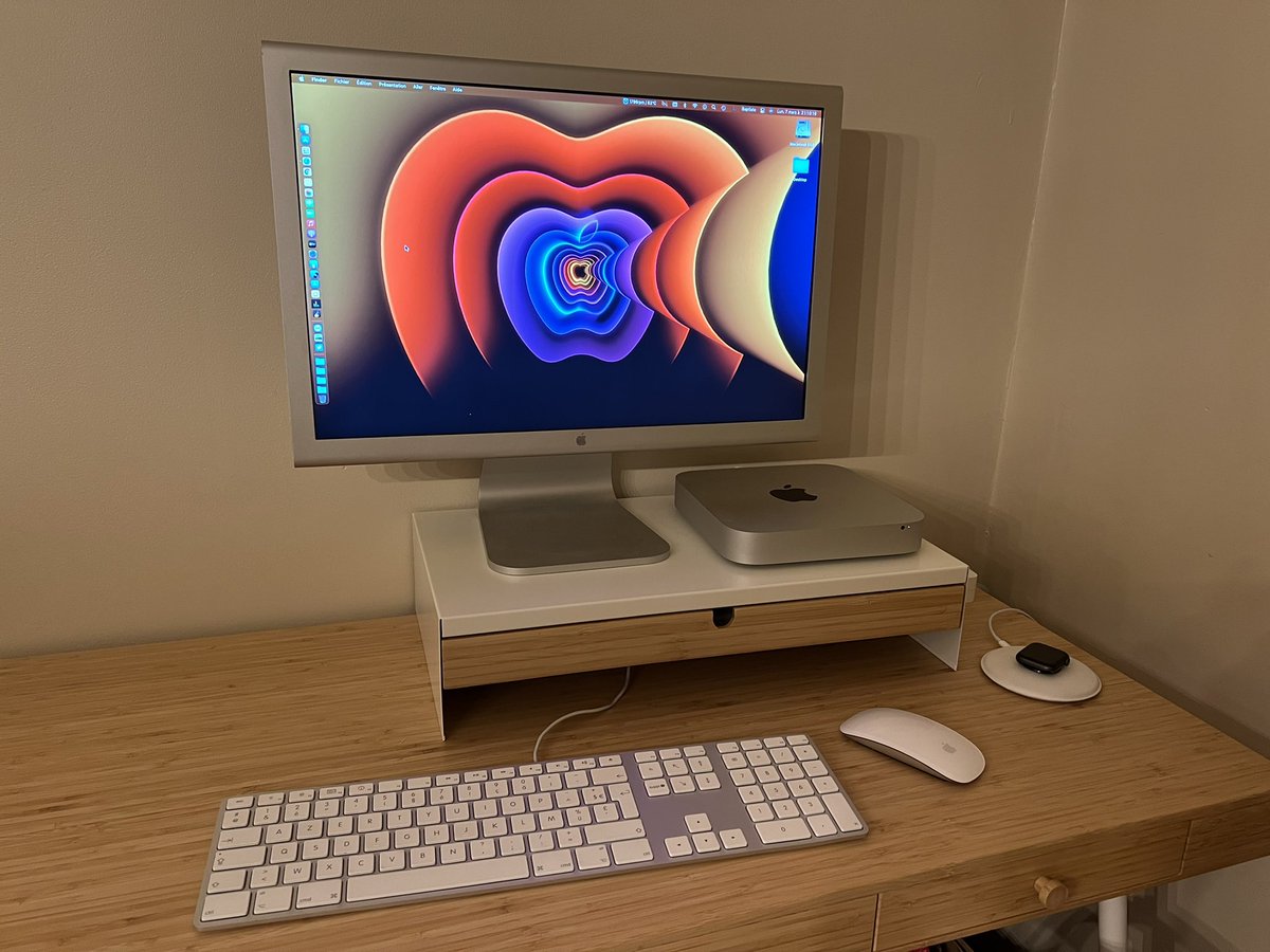 baptistedajon's tweet photo. Already got my hands on #MacStudio … from both 8 and 18 years ago 😍 #MacMini2014 #20inchCinemaDisplay Wallpapers courtesy of @BasicAppleGuy https://t.co/2MOUdHdtPp