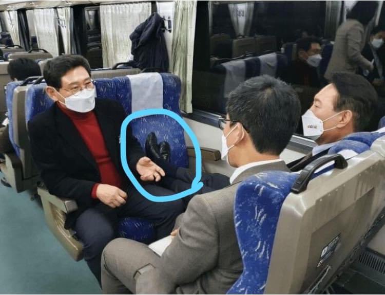 facenter's tweet image. 