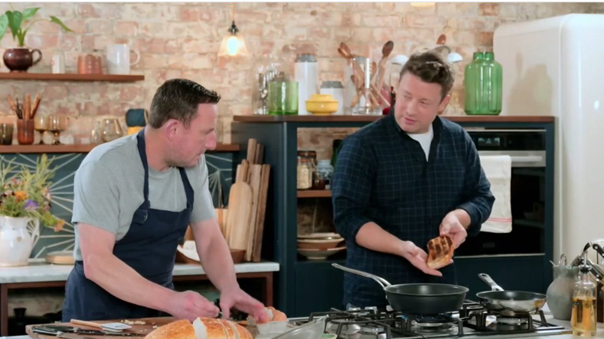 ckbk's tweet image. The judges and @MichaelJBooks love @CooksSkint deadpan delivery in his &quot;chop and chat&quot; &quot;live TV&quot; segment &amp;amp; @jamieoliver thinks the other #CookbookChallenge contestants should be worried!