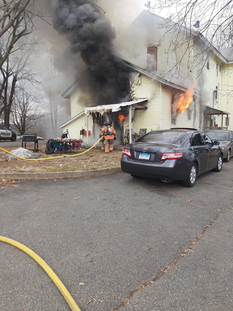 WillimanticFD's tweet photo. 11:47 AM. Second Alarm. 9 West Park Street Willimantic. 13 residents displaced. https://t.co/YtJZzyfkhV