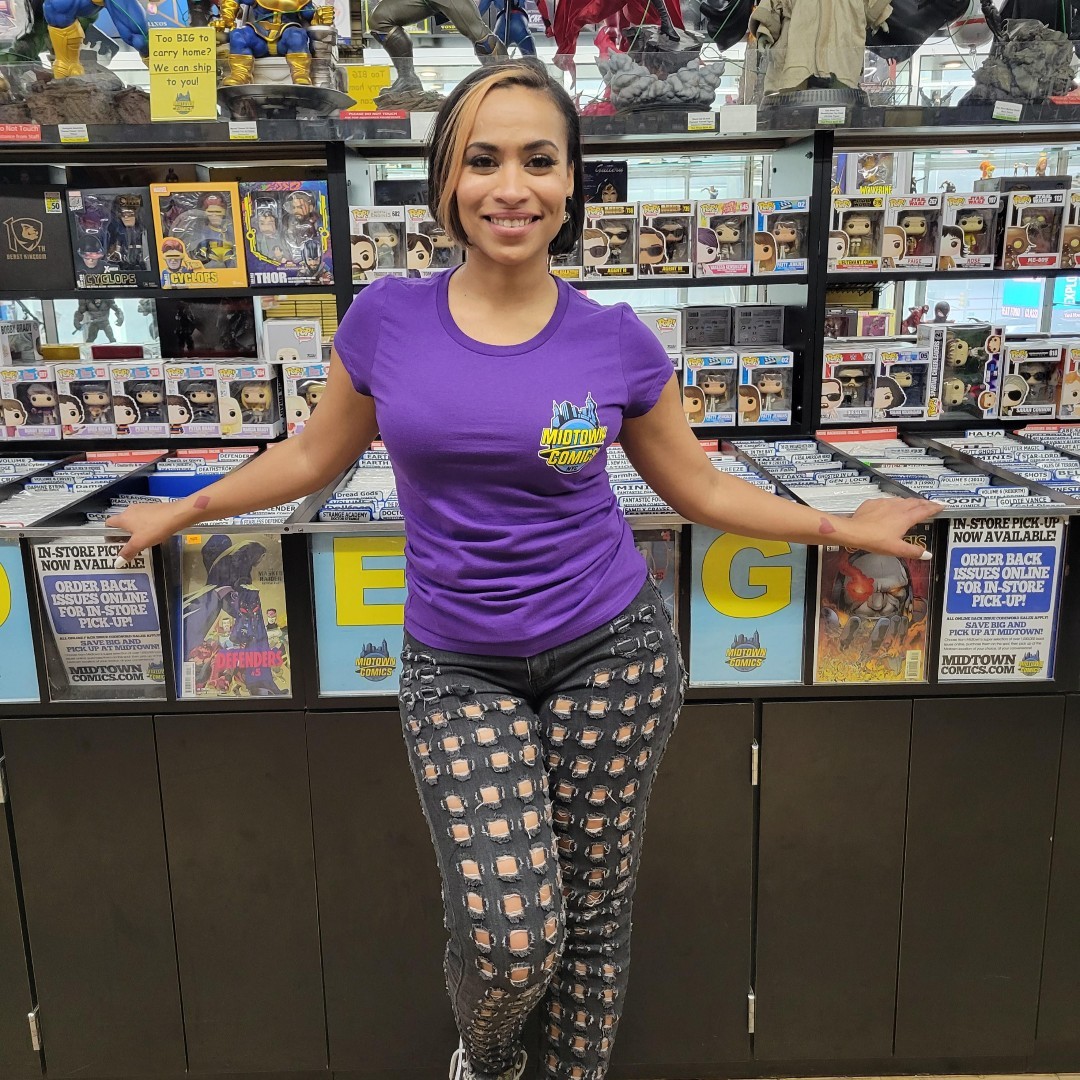 MidtownComics's tweet photo. @bunnymightgameu is a treasured Midtown Alumni and stopped by to model some of our shirts today for #MidtownMerchMonday!
LINK IN BIO/Linktree
#Midtownapparel #midtownshirt #midtowncomicsexclusive #superherowear #midtownexclusive https://t.co/i9dQttMkUV