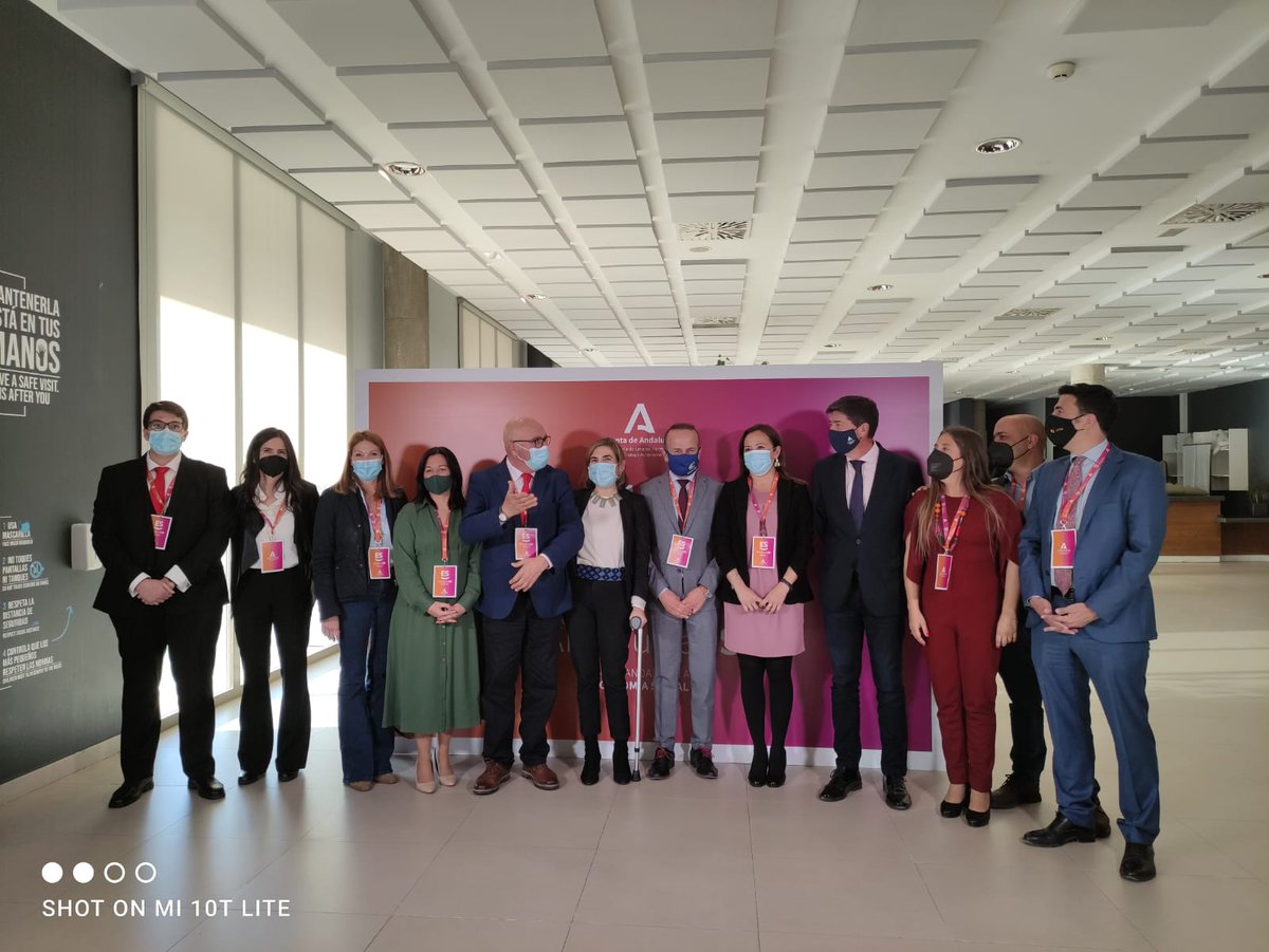 AMECOOP_'s tweet photo. Os invitamos a ver completa la entrega de los I Premios #AndaluciaES de @EmpleoJunta 🎥 https://t.co/pBSAyXyqxZ

Felicitamos también a las #cooperativas UNEI  @futuralga @MechanicGames y CREATEC

#empresarias #COOP #AMECOOP #mujeres #8M #8Mcoop #economiasocial #premiosAndaluciaES https://t.co/1GwWICHYVs