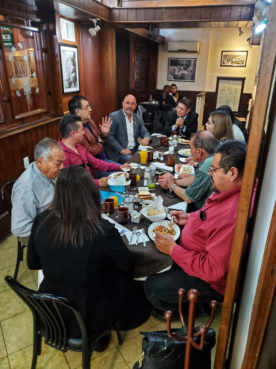 Agradezco nuevamente las valiosas palabras del Lic. Gerardo Rojas, Lic. José Montaño y de todos los licenciados de la Barra Mexicana Colegio de Abogados de #Durango A. C. que hoy nos acompañaron en un ameno desayuno.