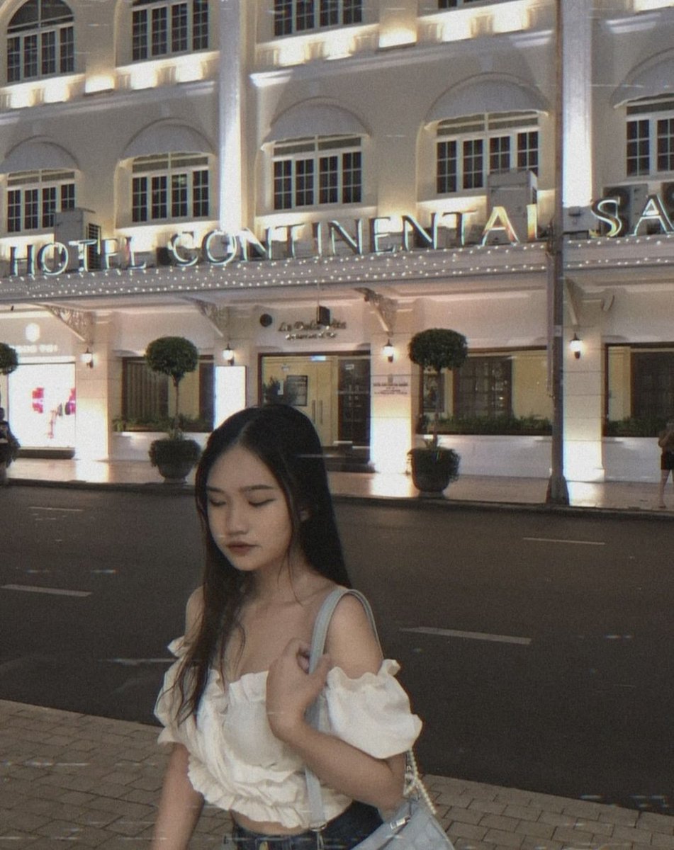 AnHanyn31's tweet photo. Định rủ anh đi ăn tốn mà sợ anh đói anh ăn em luôn https://t.co/IKX7YkTagn