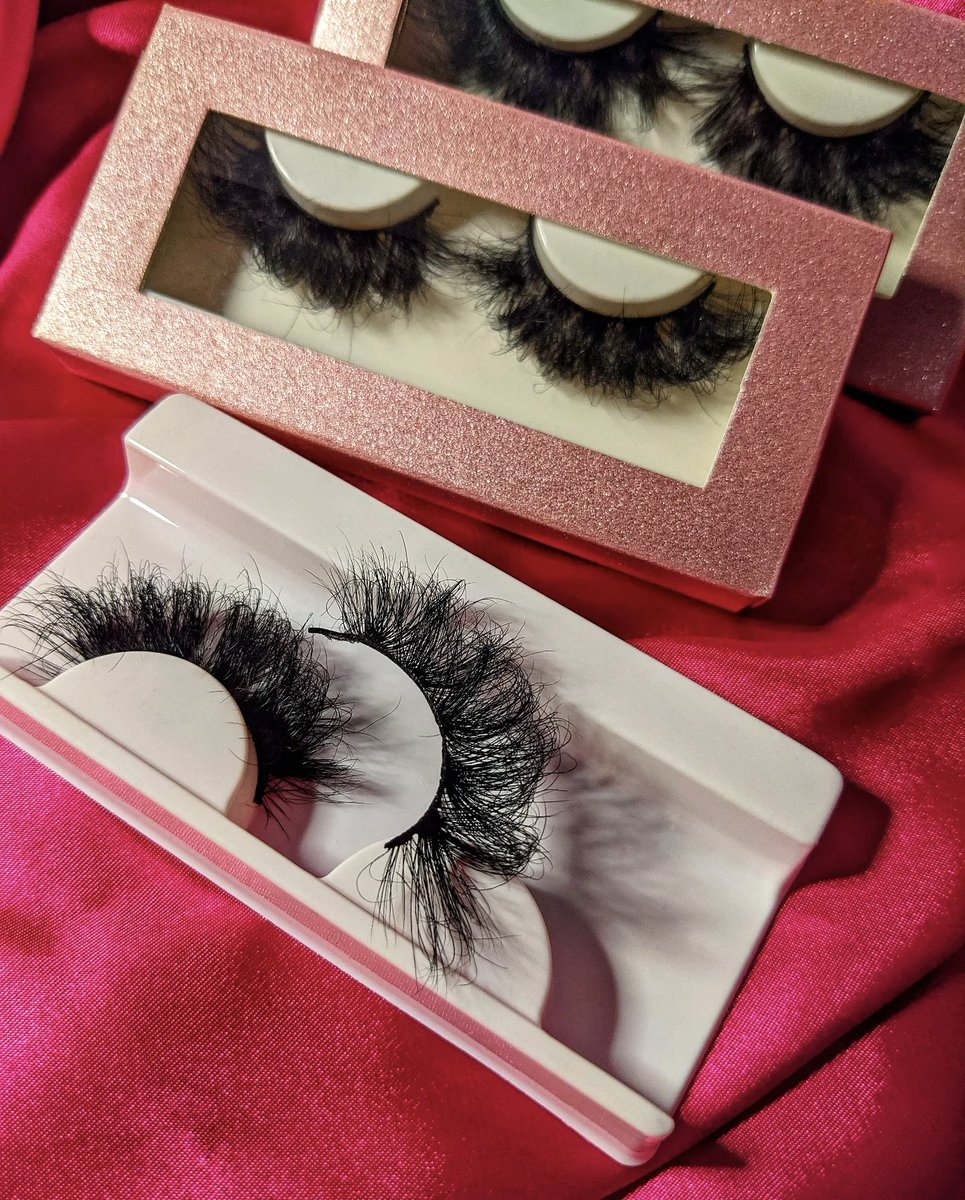 HOTTIE  🥵🔥 Add this style to your list for hot girl summer! ☀️ Only available at LenellesLashes.com  🛍️
Use code LENELLE at checkout for 💰 off! Shop now, Pay later available at checkout with SEZZLE 💕
___________________________
 #lenellesbabes #lenelleslashes