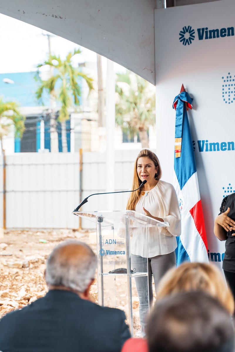 CarolinaMejiaG tweet media