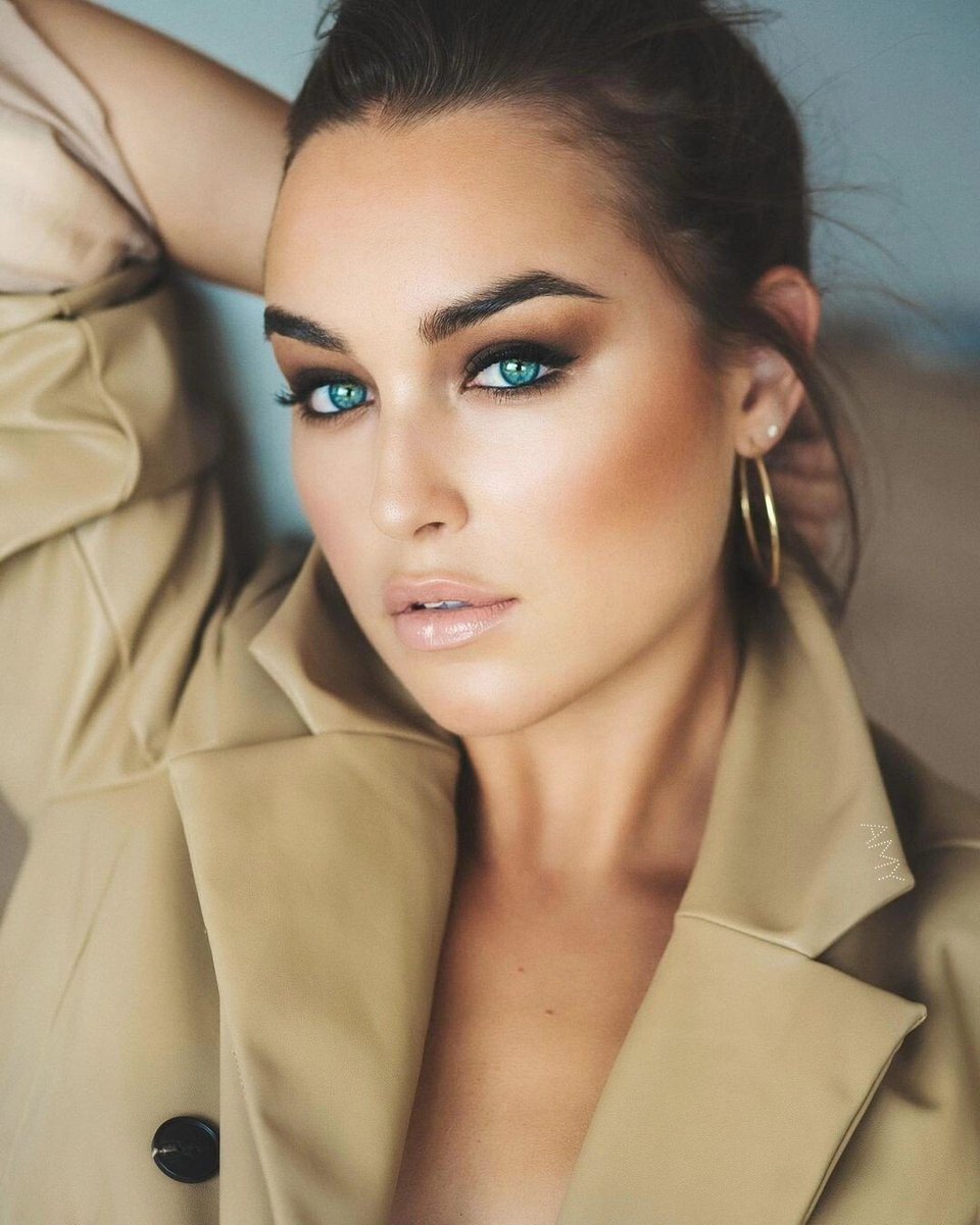 Amy89002's tweet image. You are Unique Gift to this World! #StopComparing 💋